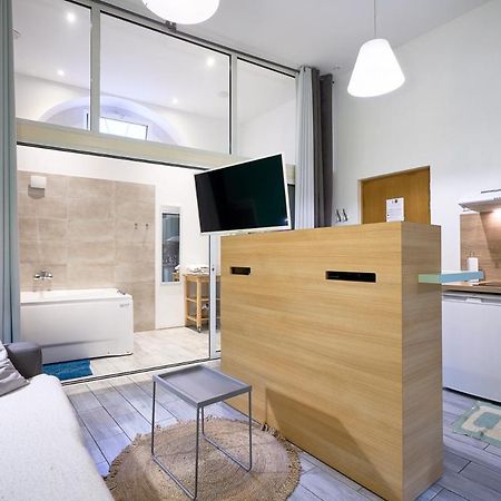 Wellkhome Appartements & Services Бордо Экстерьер фото