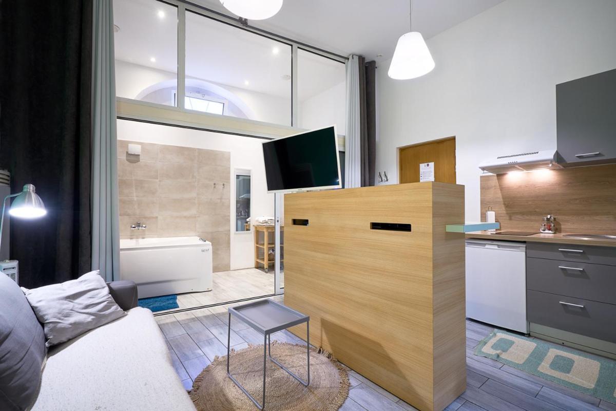 Wellkhome Appartements & Services Бордо Экстерьер фото